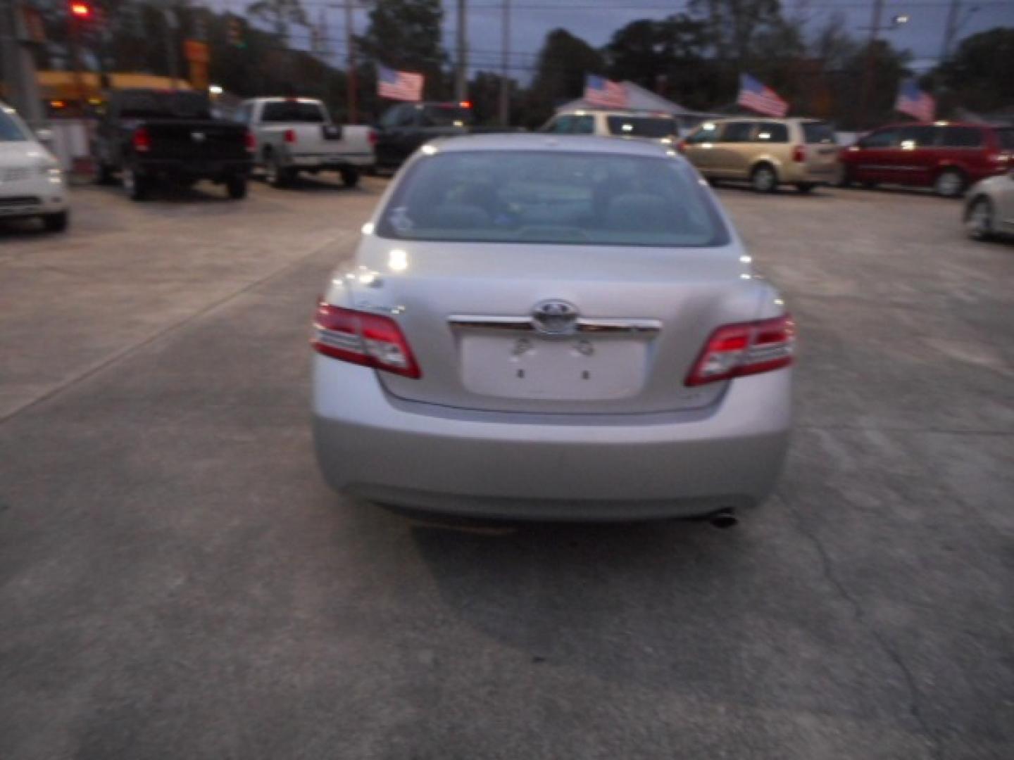 2011 SILVER TOYOTA CAMRY BASE; SE; LE; (4T1BF3EK2BU) , located at 10405 Abercorn Street, Savannah, GA, 31419, (912) 921-8965, 31.988262, -81.131760 - Photo#3